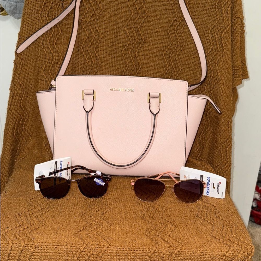 Michael Kors Blush Handbag with Sunglasses Set
